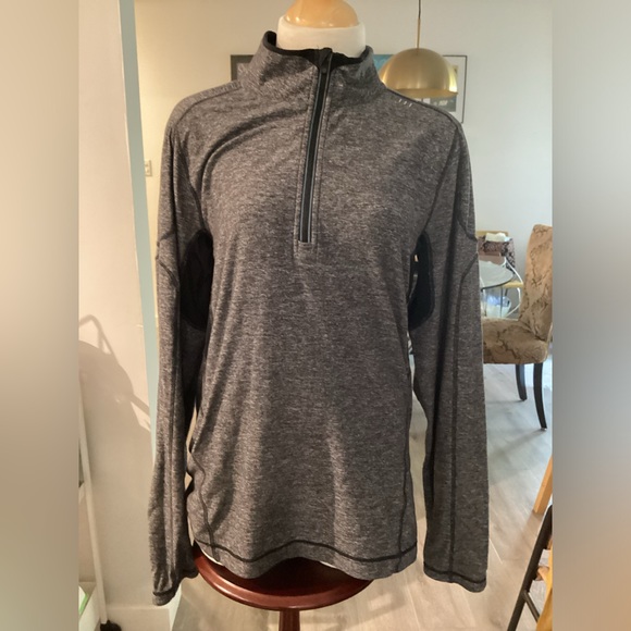 Lululemon Surge Half Zip pullover. Size L. Heathered Black - Picture 5 of 10